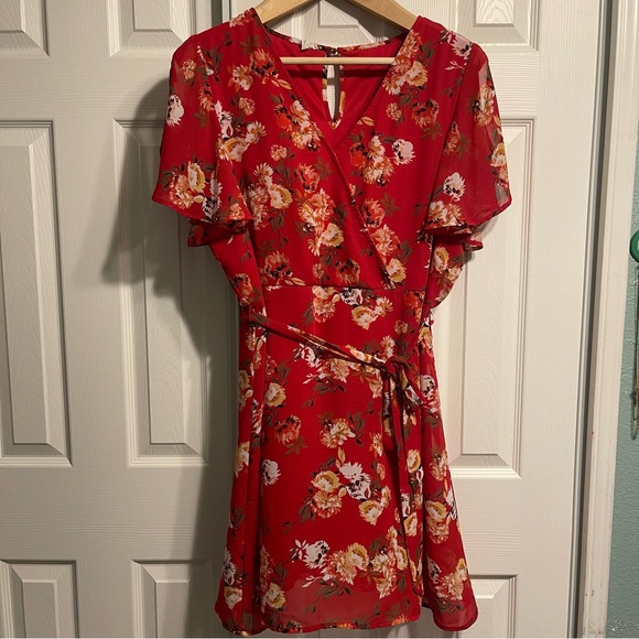 Maurice’s Women’s Red Floral Dress Short Flutter Sleeves V Neck Size XXL - Picture 1 of 10